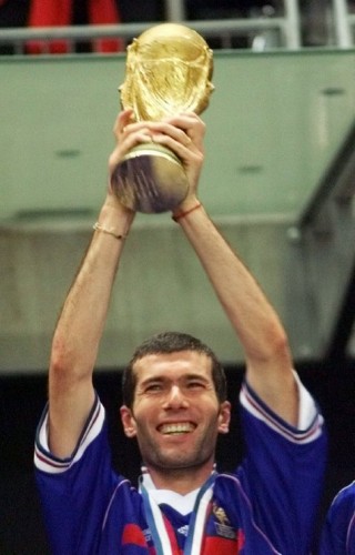 Zidane, eroul Frantei la Cupa Mondiala din 1998